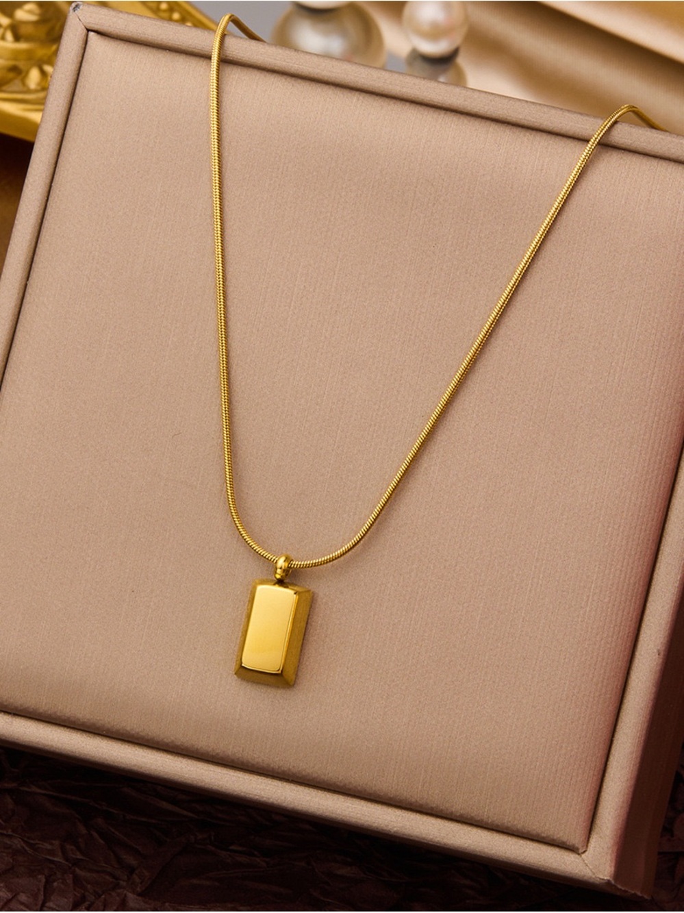 Sleek Gold Rectangular Pendant Necklace for Women